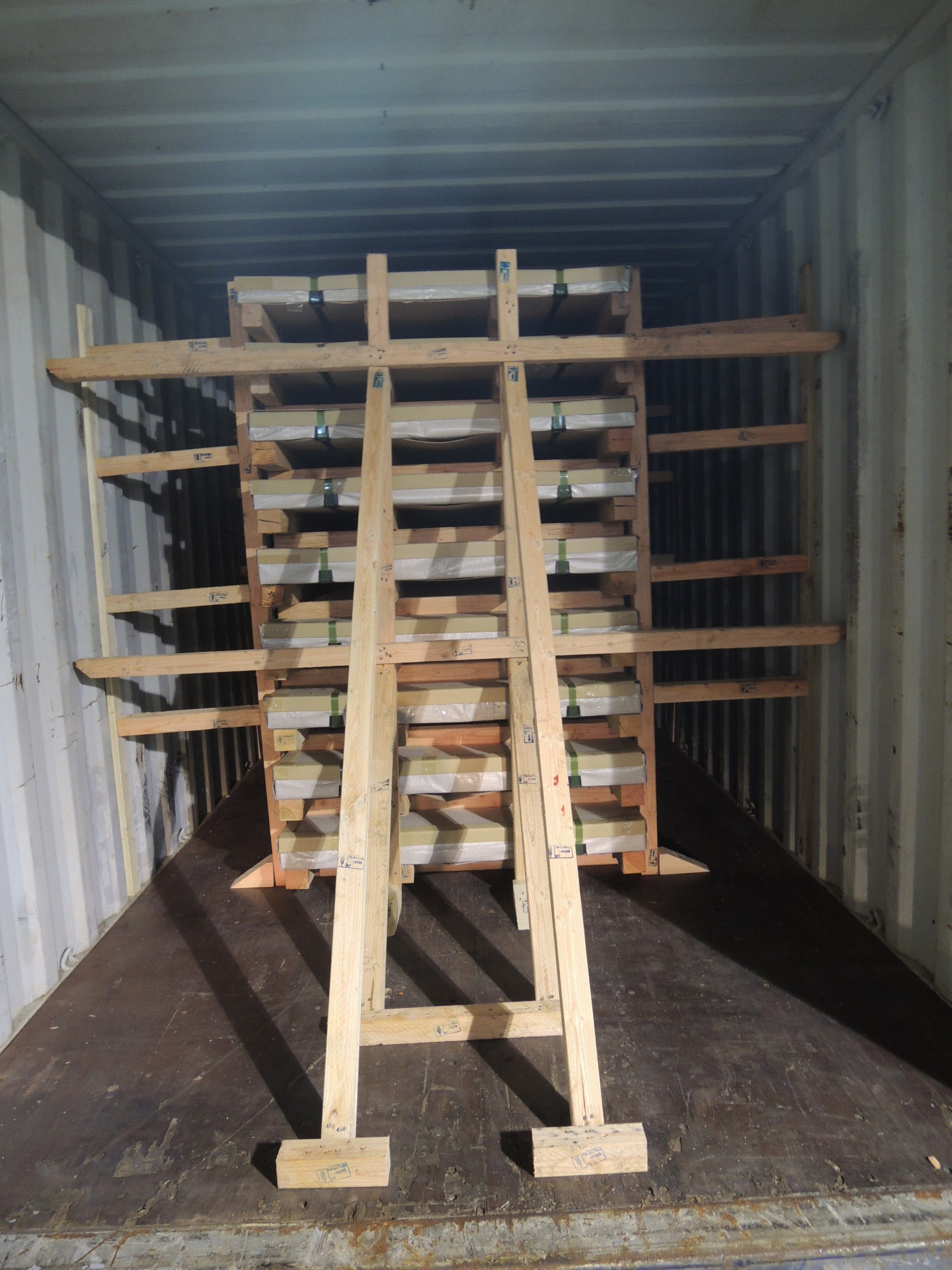 stainless steel sheet wooden skid loading, stainless steel manufacturer